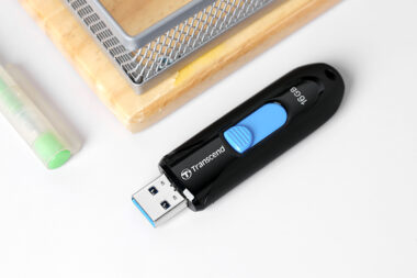 USB 3.0 - 3.1 16 GB Transcend JetFlash 790 Quà Công Nghệ