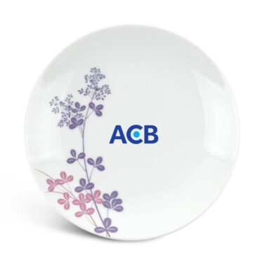 Dĩa tròn ảo 22 cm – Daisy – Cỏ Tím In Logo quà tặng ACB HG