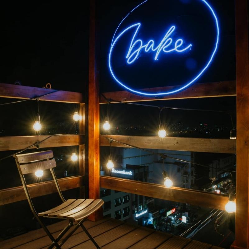 Bake Rooftop - Quán chill Tân Phú