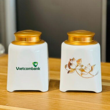 Hũ trà trắng vẽ vàng hoa sen in logo Vietcombank ATILGMK43